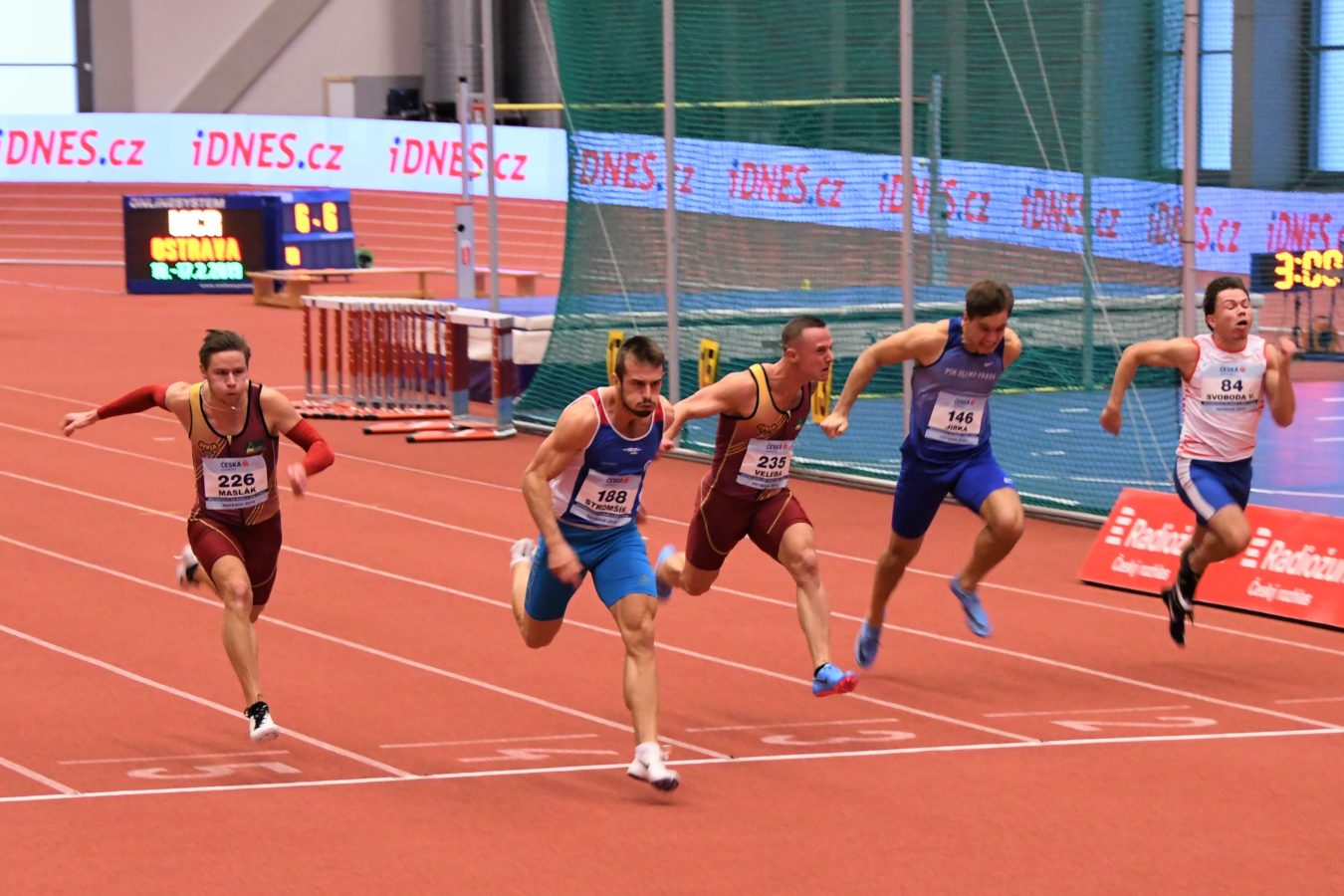 Cíl-60-m-finále-muži