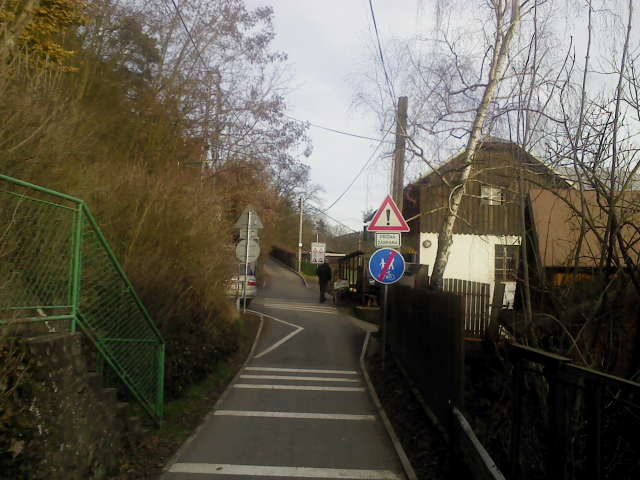 Cesta chatovou osadou