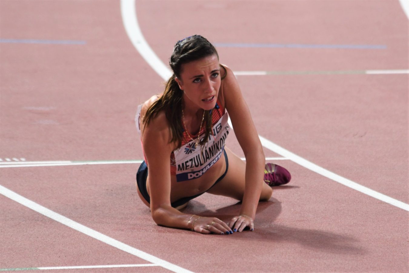 Diana-Mezuliáníková-rozběh-na-800-m-MS-2019-12