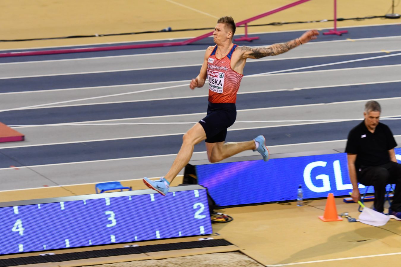 Juška-Radek-kavl.-HME-201í-skok-do-dálky-11