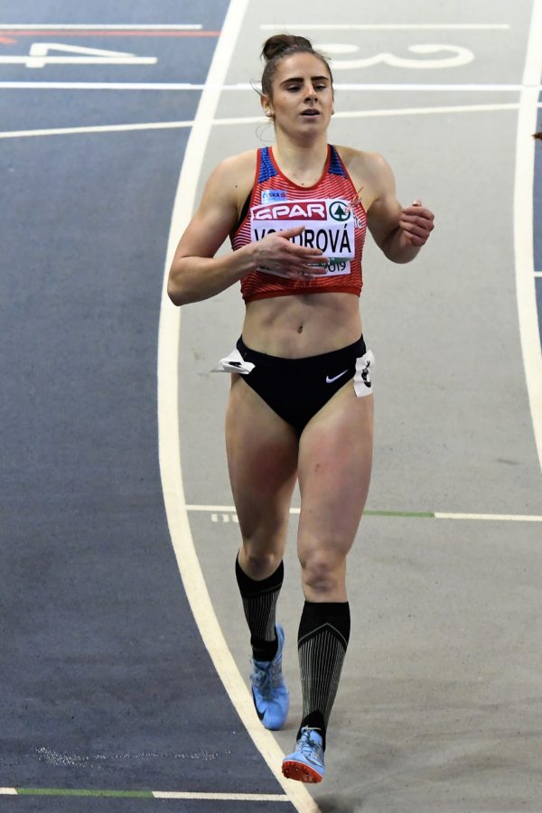 Vondrová-Lada-rozběh-na-400-m-HME-2019-9