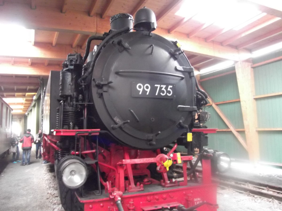 parní lokomotiva v depu