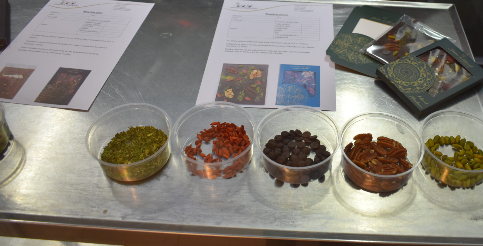 ingredience ke zdobení mandaly